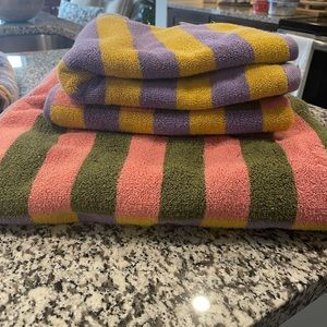 Baggu bath towel and set of matching hand towels